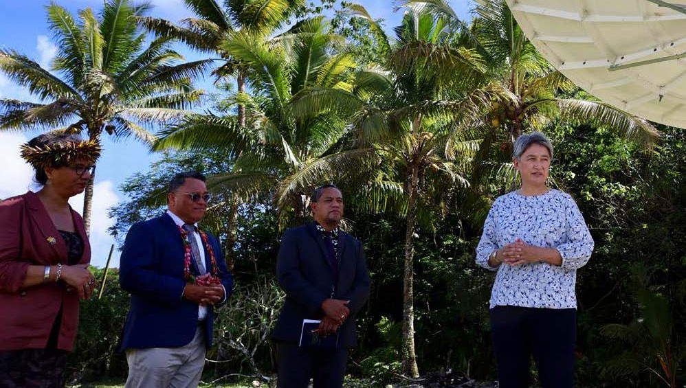 Australia’s Minister for Foreign Affairs, Senator the Hon Penny Wong, visits a telecommunications site in Niue.
