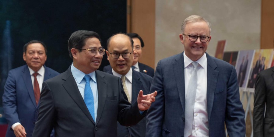 The Prime Minister the Hon Anthony Albanese MP with Vietnamese Prime Minister Pham Minh Chinh.